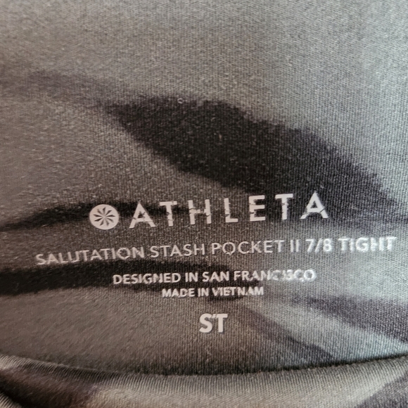 Athleta Salutation Stash Pocket II 7/8 Tight Leggings in Black and Gray Zebra ST - Picture 3 of 5